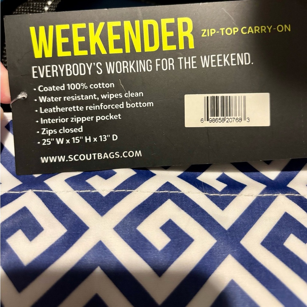 NWT Scout Weekender and Cosmetic Bag Set - Picture 10 of 11